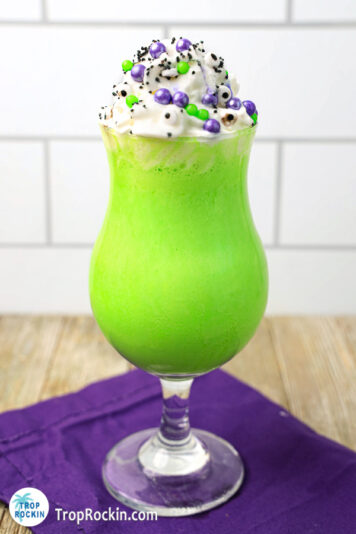 hocus-pocus-halloween-milkshake-whipped-cream