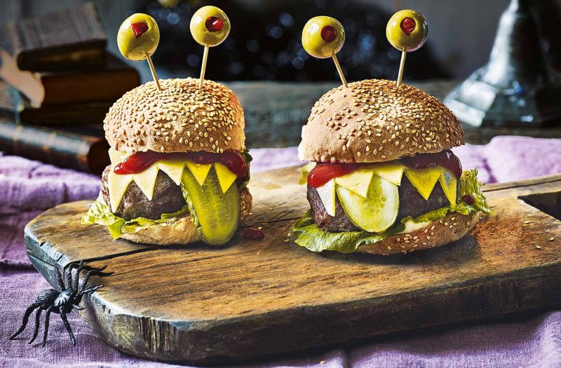 RFO-1400x919-Monster-burgers-ea2d9eb9-3c70-4453-aca3-b48f9cc872c5-0-1400x919